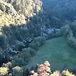 Dans Un Village De Caractere Goudet
