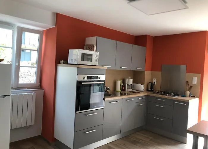 Gospodarstwo wiejskie Dans Un Village De Caractere Goudet