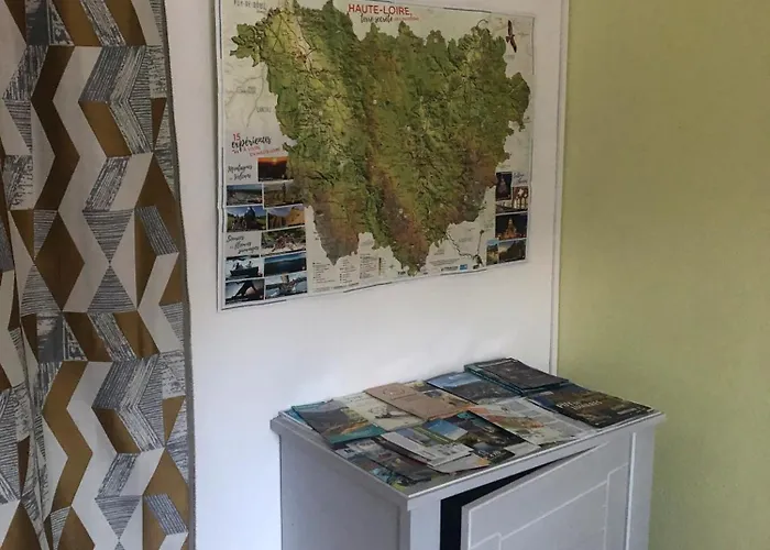 Gospodarstwo wiejskie Dans Un Village De Caractere Goudet