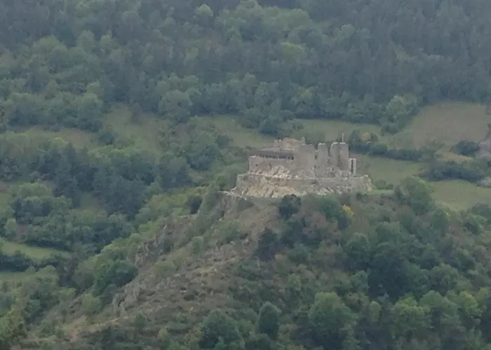 Dans Un Village De Caractere *