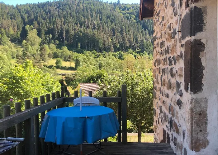 Gospodarstwo wiejskie Dans Un Village De Caractere *